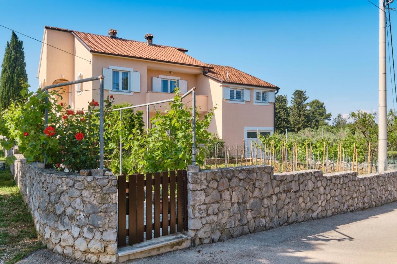 Apartments Blanka Nerezine Exterior photo