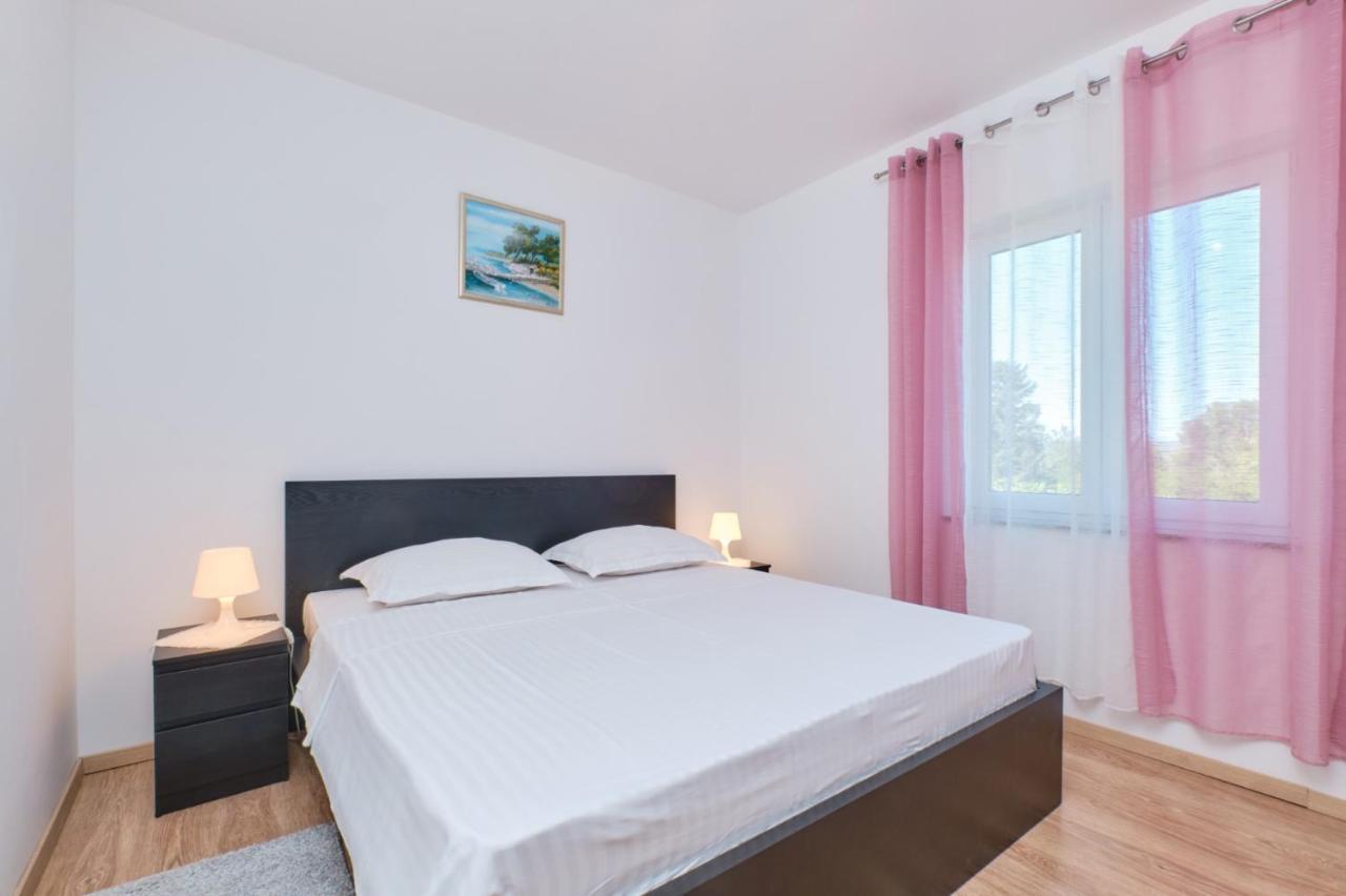 Apartments Blanka Nerezine Exterior photo