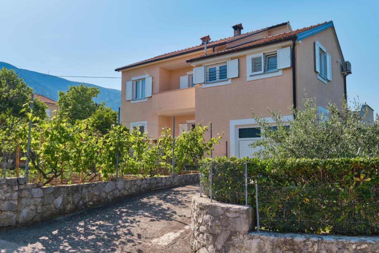 Apartments Blanka Nerezine Exterior photo