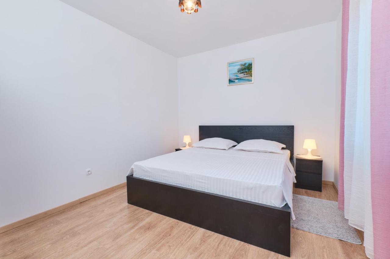 Apartments Blanka Nerezine Exterior photo