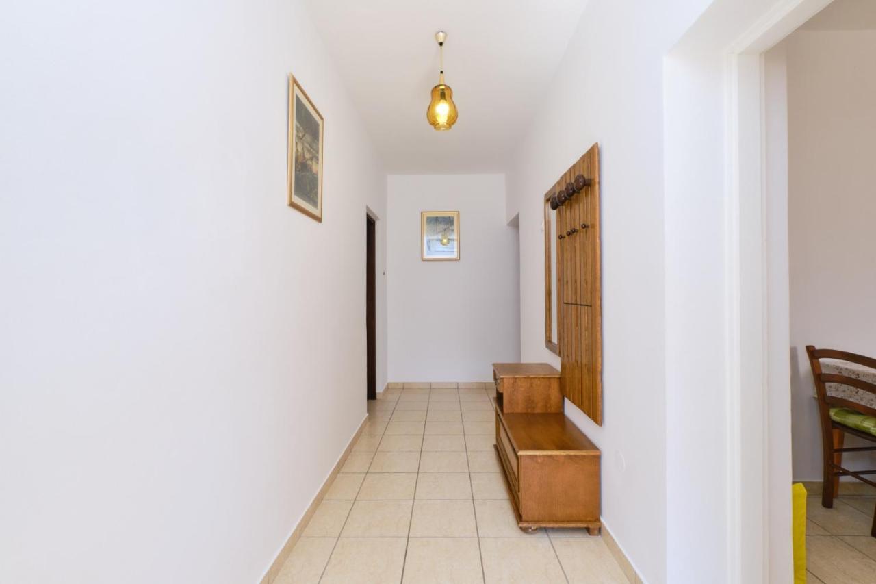Apartments Blanka Nerezine Exterior photo